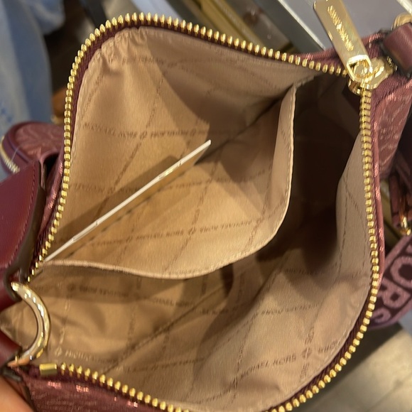 MICHAEL KORS Jet Set Travel Small Logo Jacquard Crossbody With Tech Attach - Picture 11 of 16